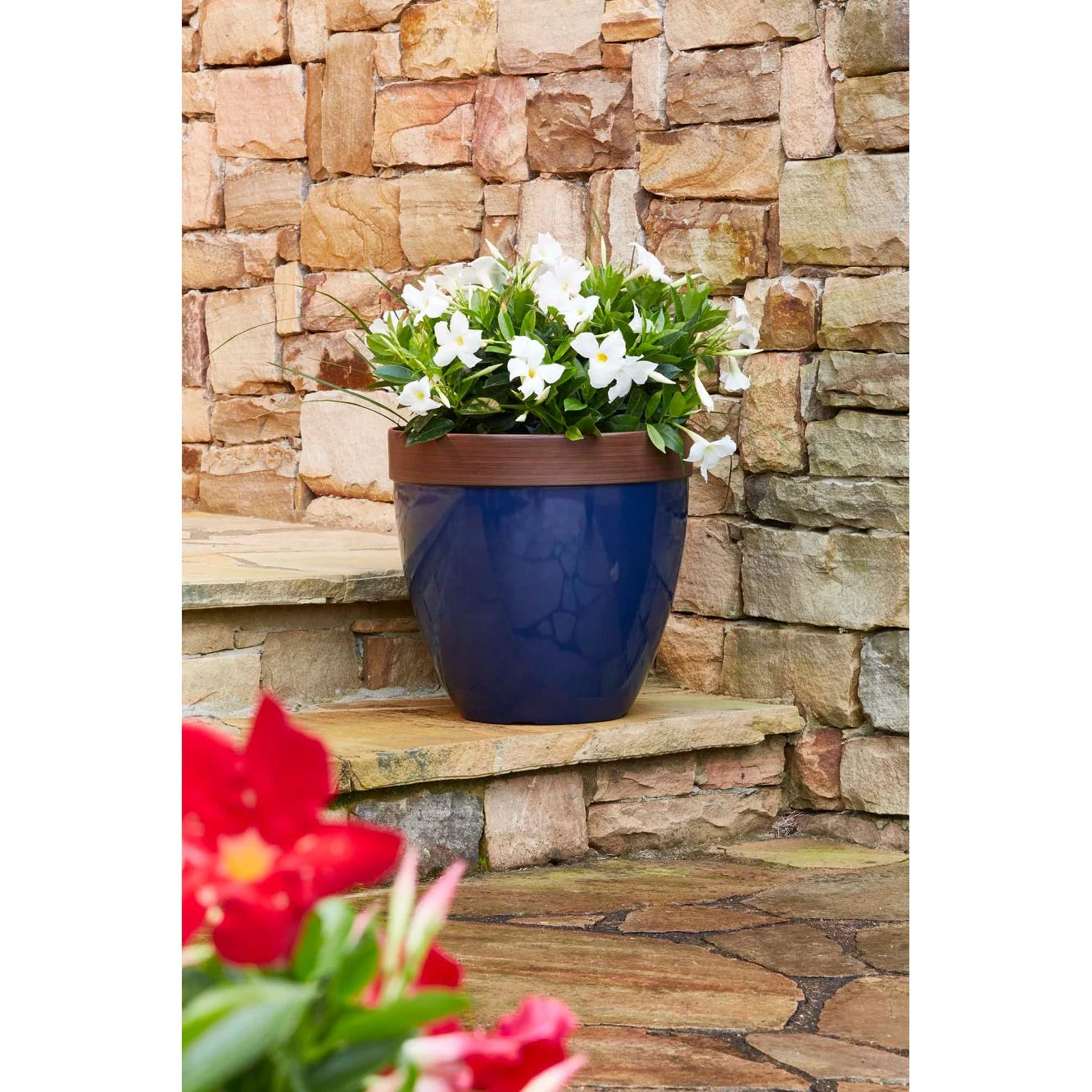 Southern Patio Hornsby Resin Planter