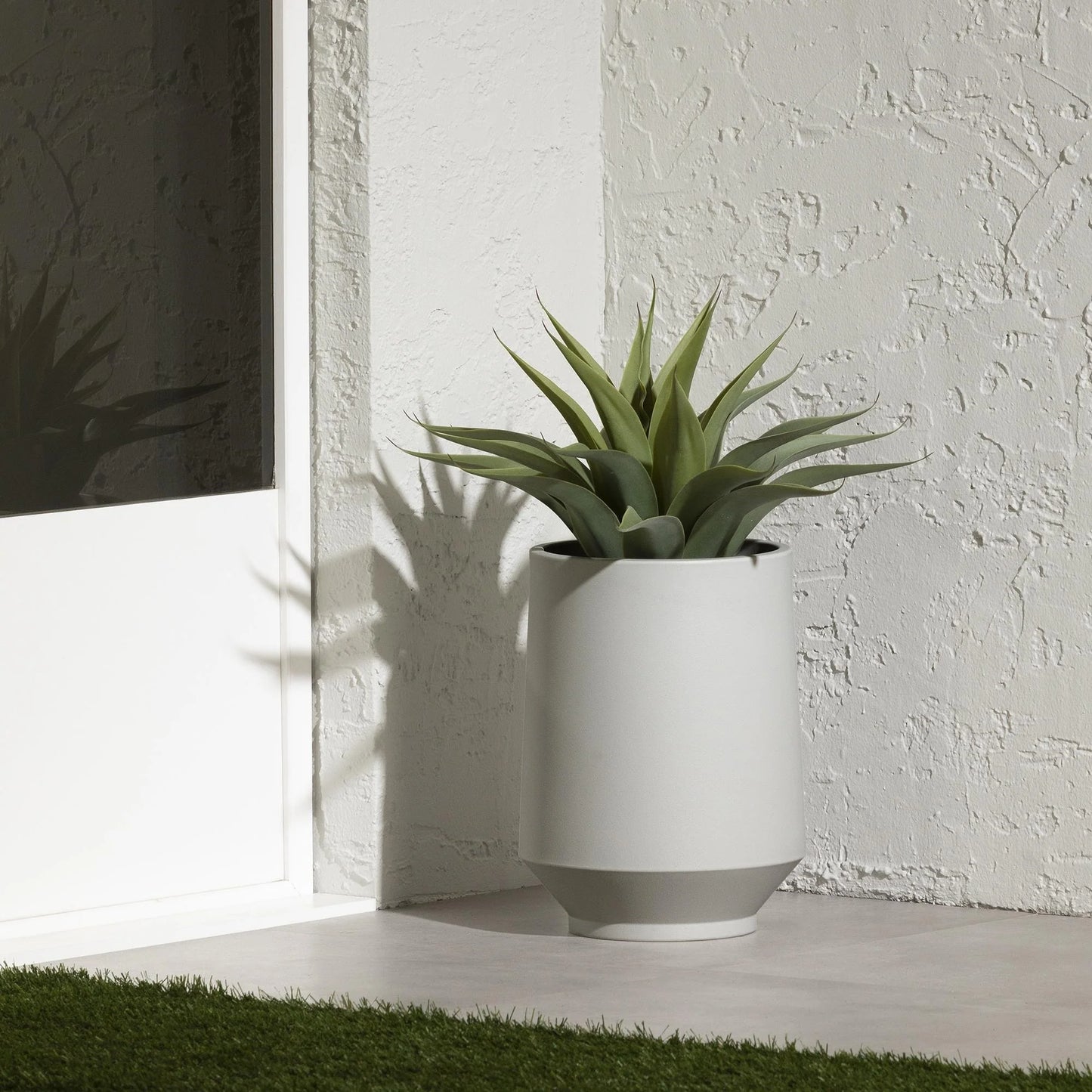 South Shore Dalya Planter