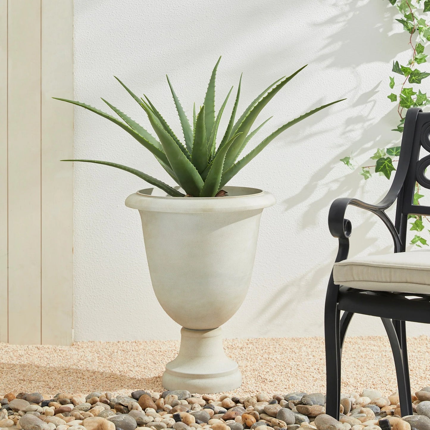 Glitzhome Modern Oversized Eco-Friendly PE Faux Terrazzo Urn Planter Porch Flowerpot (Set of 2/Set of 3)