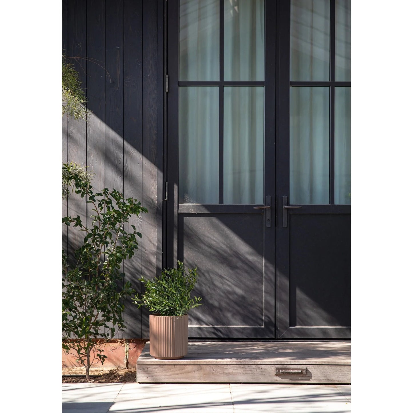 Veradek Demi Series Demi Round Planter