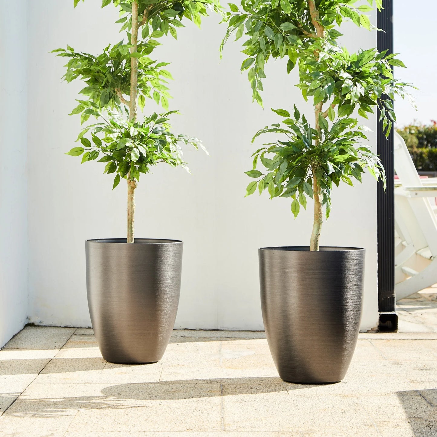 Glitzhome 16.75"H Set of 2 Oversized Eco-Friendly PE/Resin Faux Ceramic Tall Plastic Planter Porch Pot