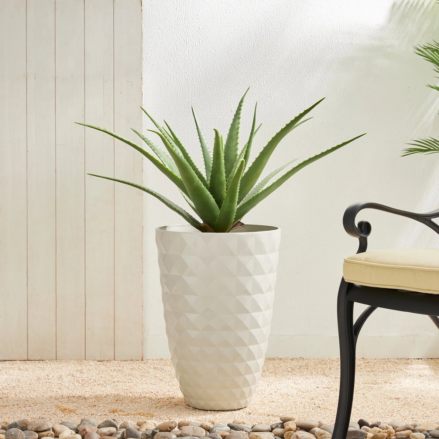 Glitzhome 19"H Set of 2 Modern Oversized Tall Planter Flowerpot Eco-Friendly Wave/ Diamond Textured Plant Pot