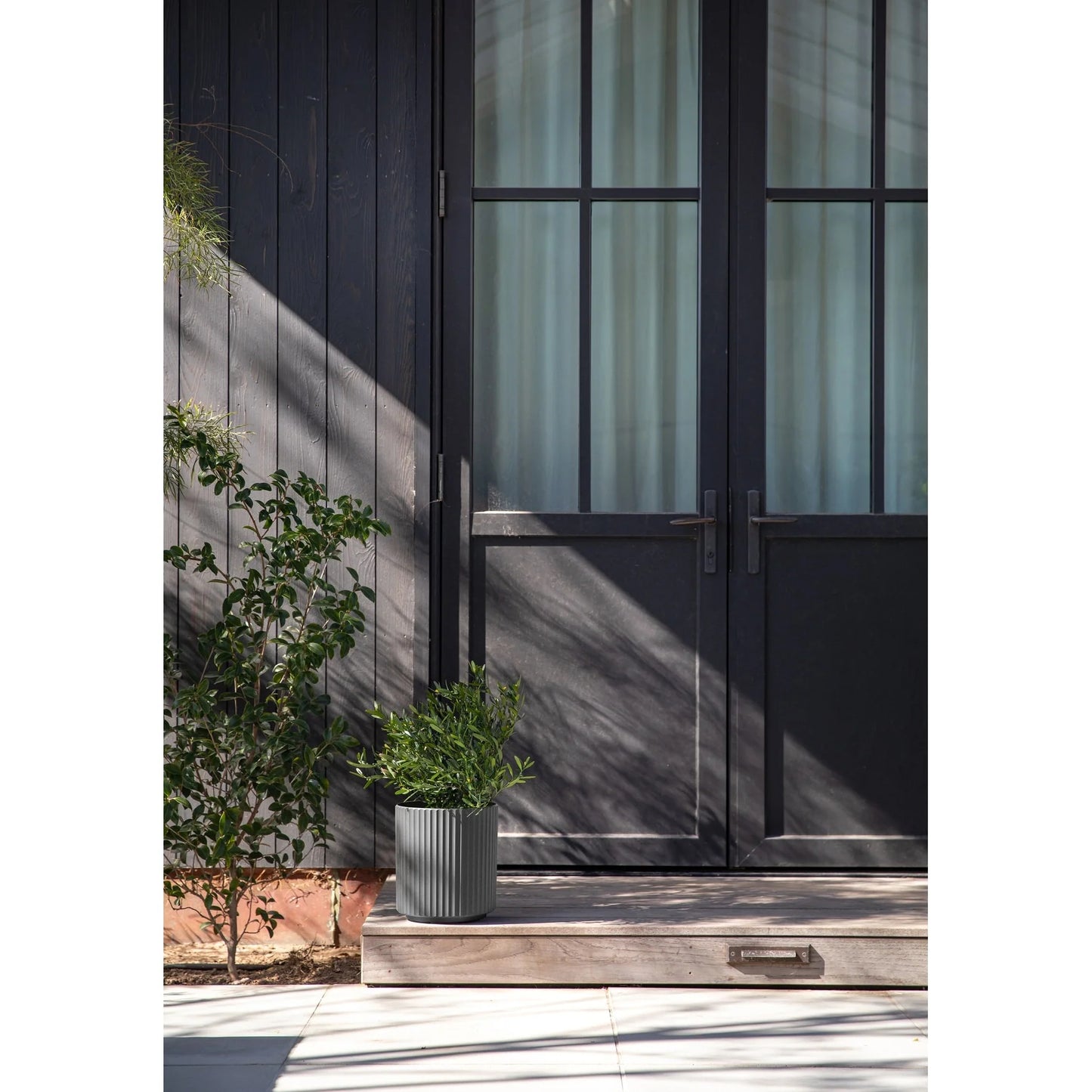 Veradek Demi Series Demi Round Planter