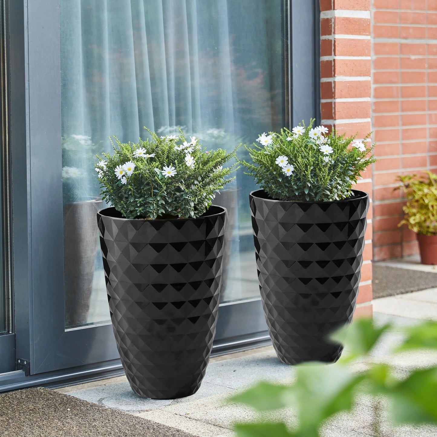 Glitzhome 19.75" H Eco-Friendly Oversized Faux Ceramic Diamond Textured Tall Planter Porch Flowerpot (Set of 2)
