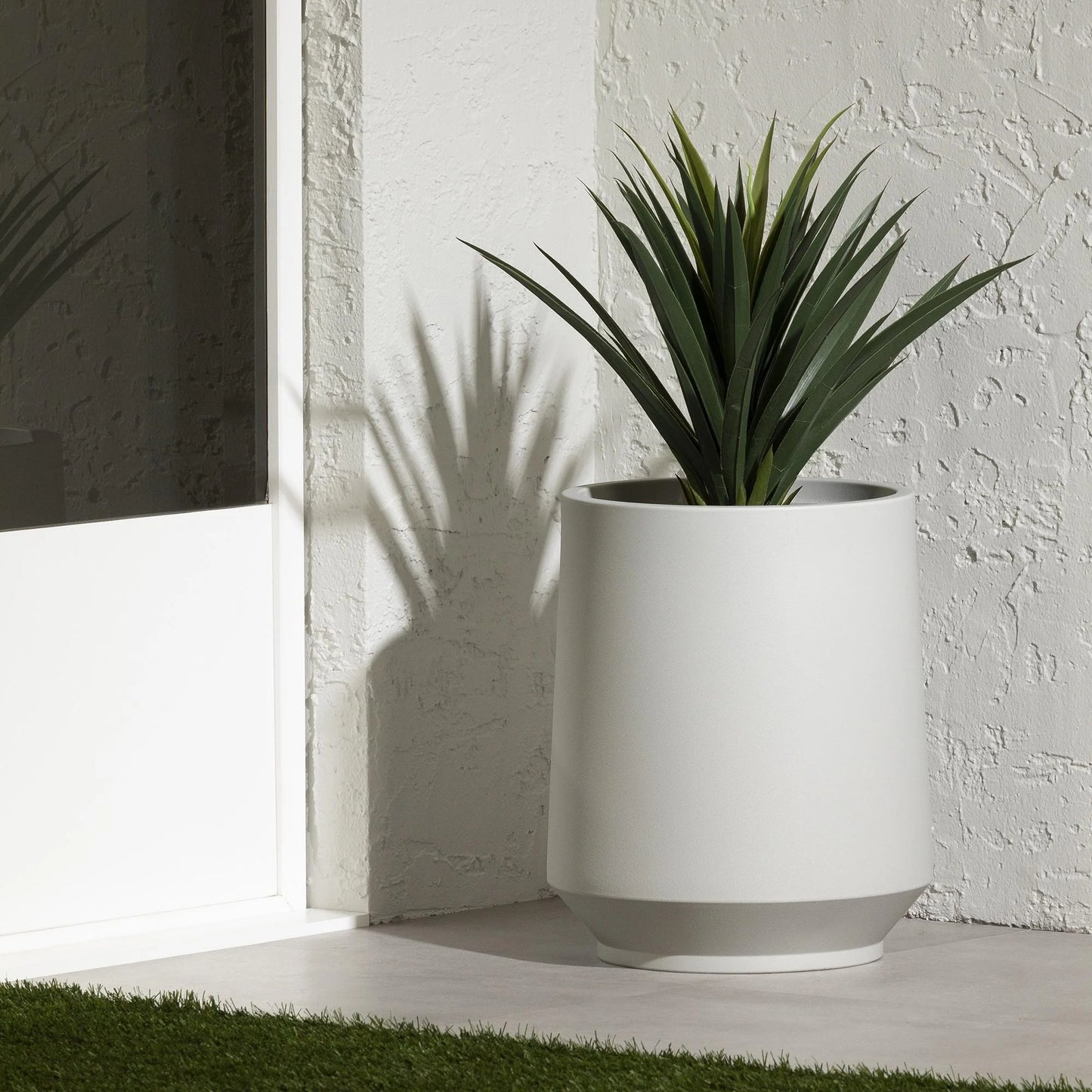 South Shore Dalya Planter