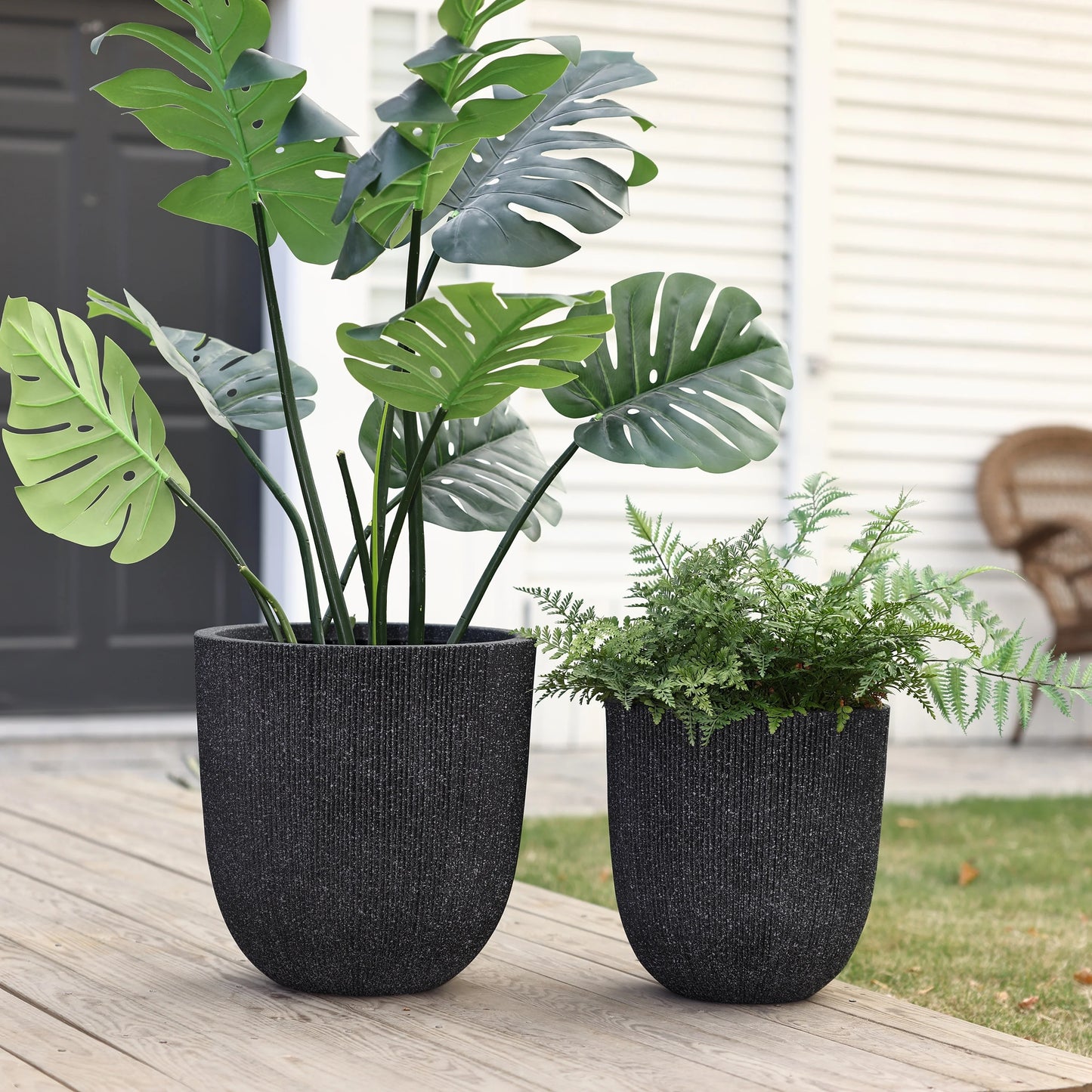 2-Piece Tapered Round Plastic Planters Set, Mediterranean Style