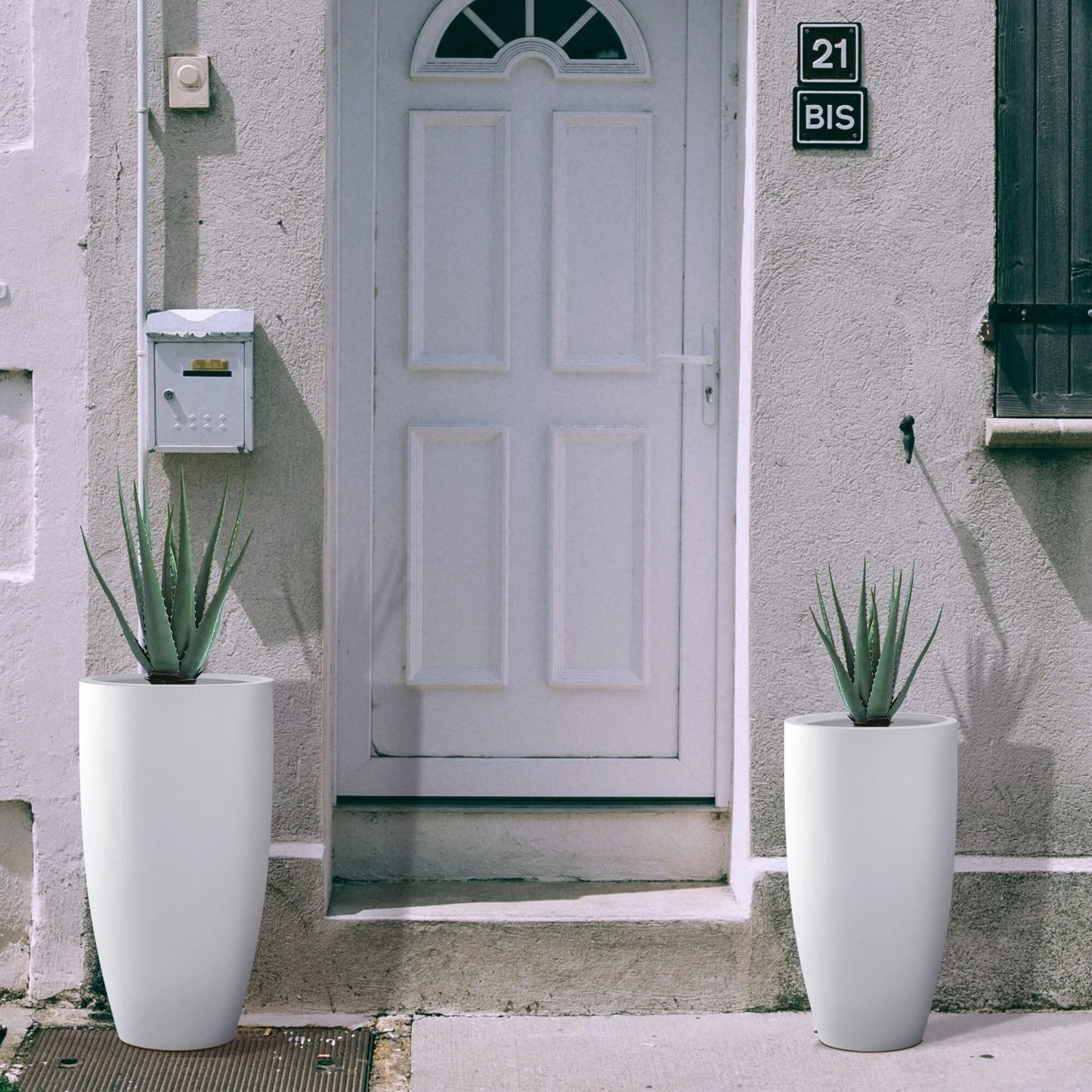 Kante 31.4" and 23.6"H Weathered Finish Concrete Tall Planters (Set of 2), Large Outdoor Indoor
