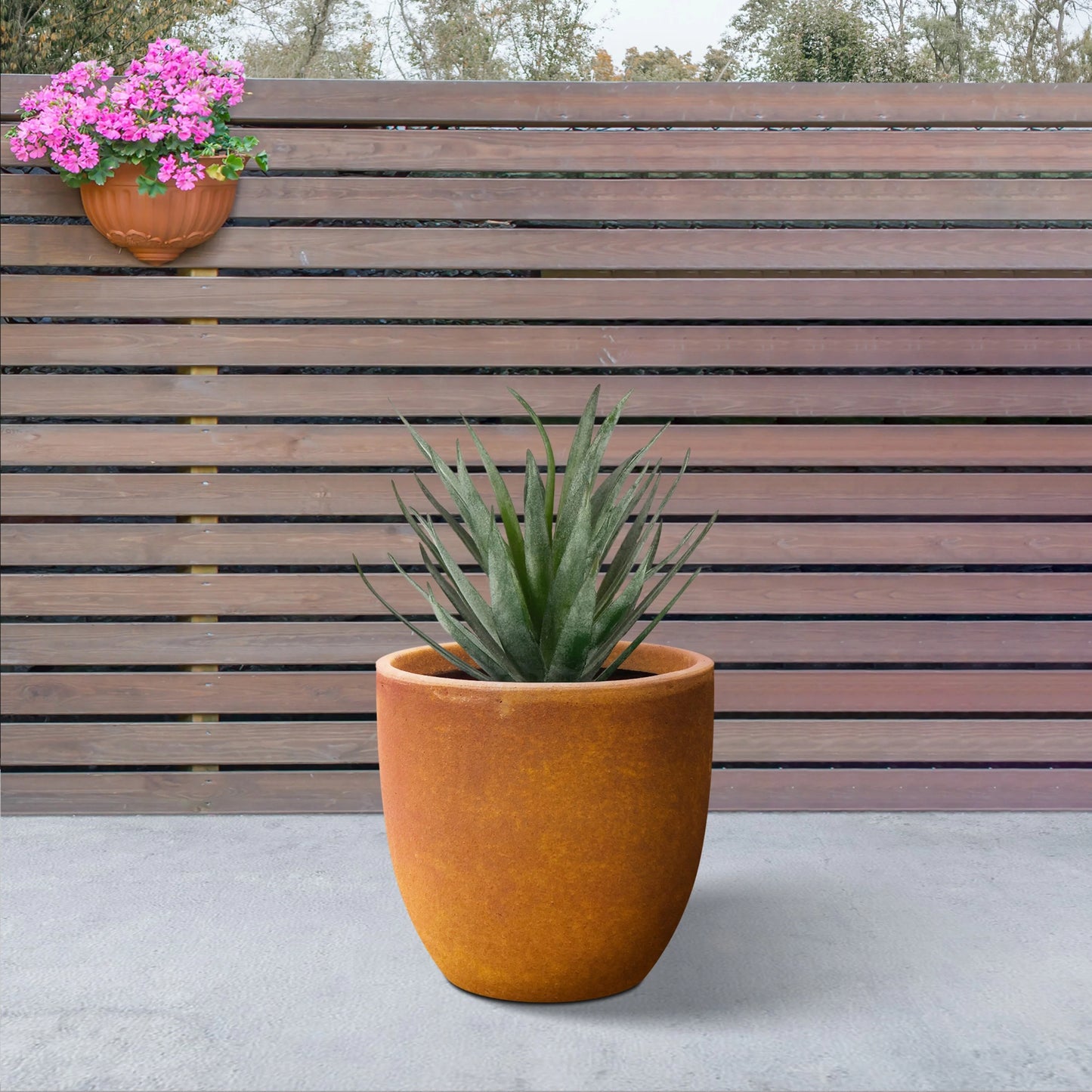 Kante Round Lightweight Concrete and Fiberglass Indoor Outdoor Weather Resistant Planter with Drainage Hole