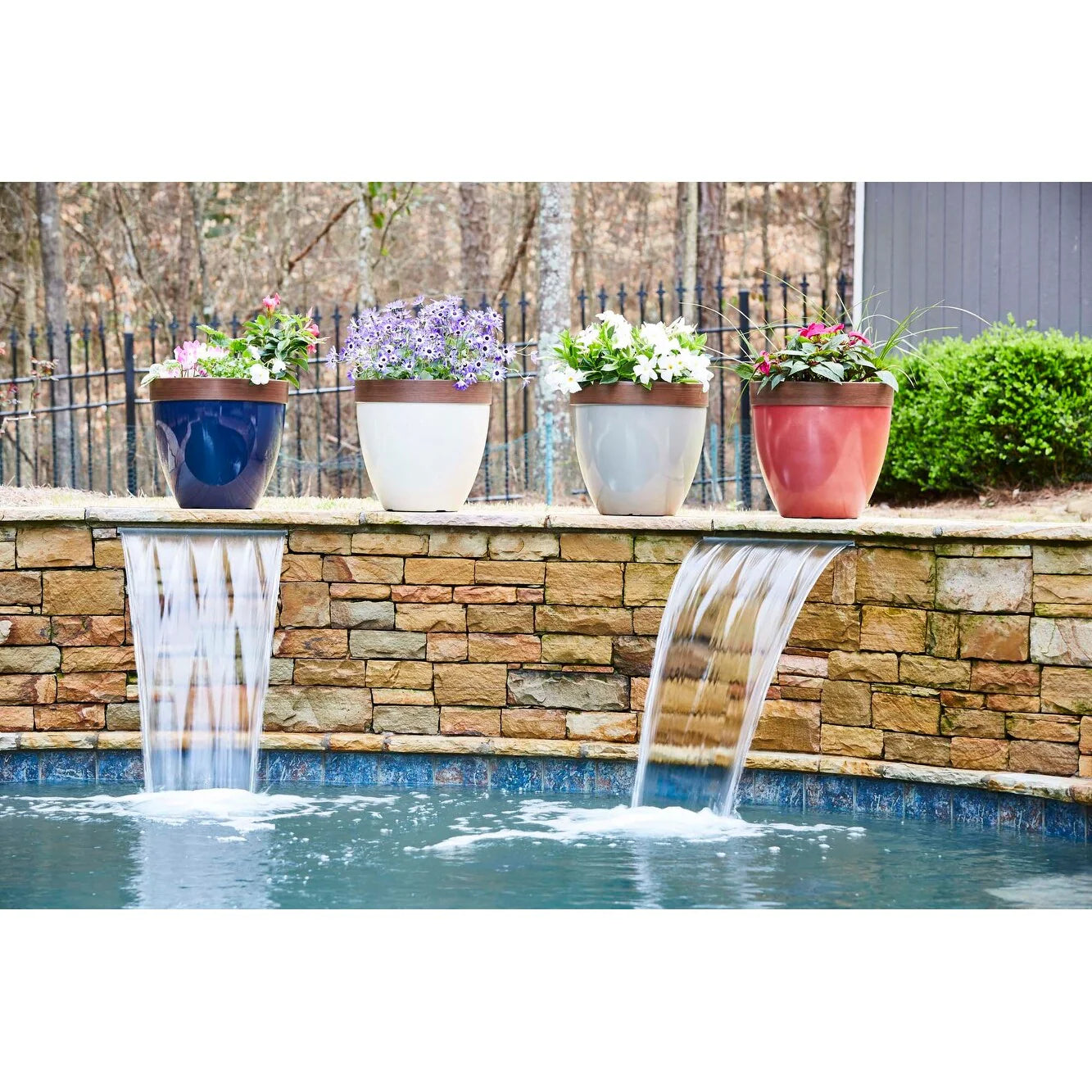 Southern Patio Hornsby Resin Planter