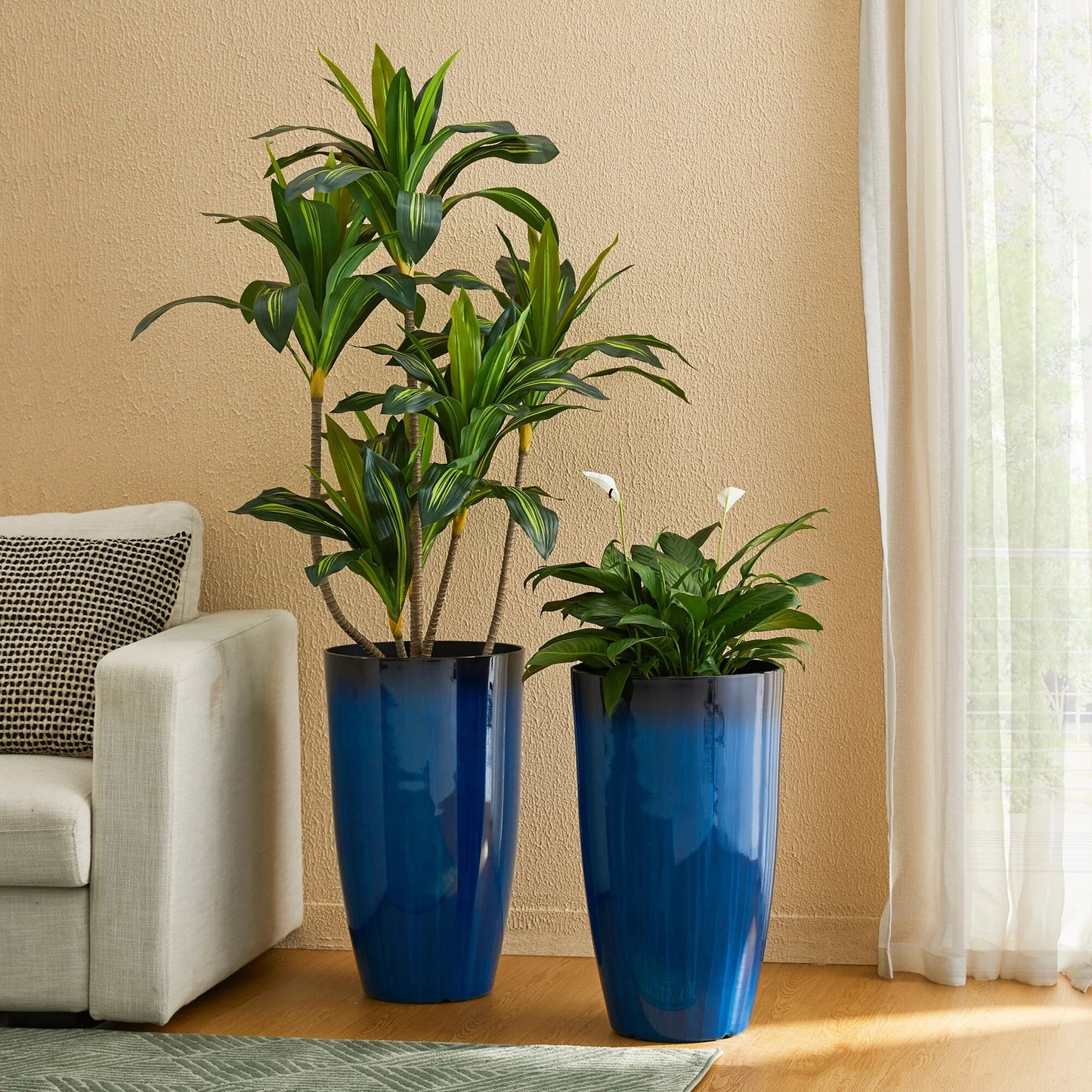 Glitzhome 23.5"H Set of 2 Oversized Gradient Blue/Green Tall Plastic Planter
