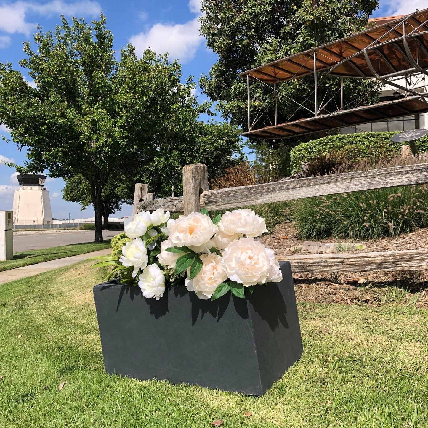 Durx-litecrete Lightweight Concrete Modern Long Granite Color Low Planter-Large - 31.1'x14.6'x14.8'