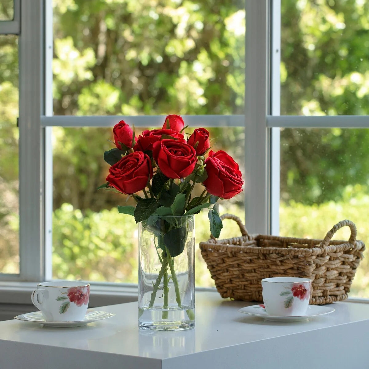 Enova Home Artificial Silk Rose Flowers in Clear Glass Vase with Faux Water for Home Office Wedding Decoration - N/A