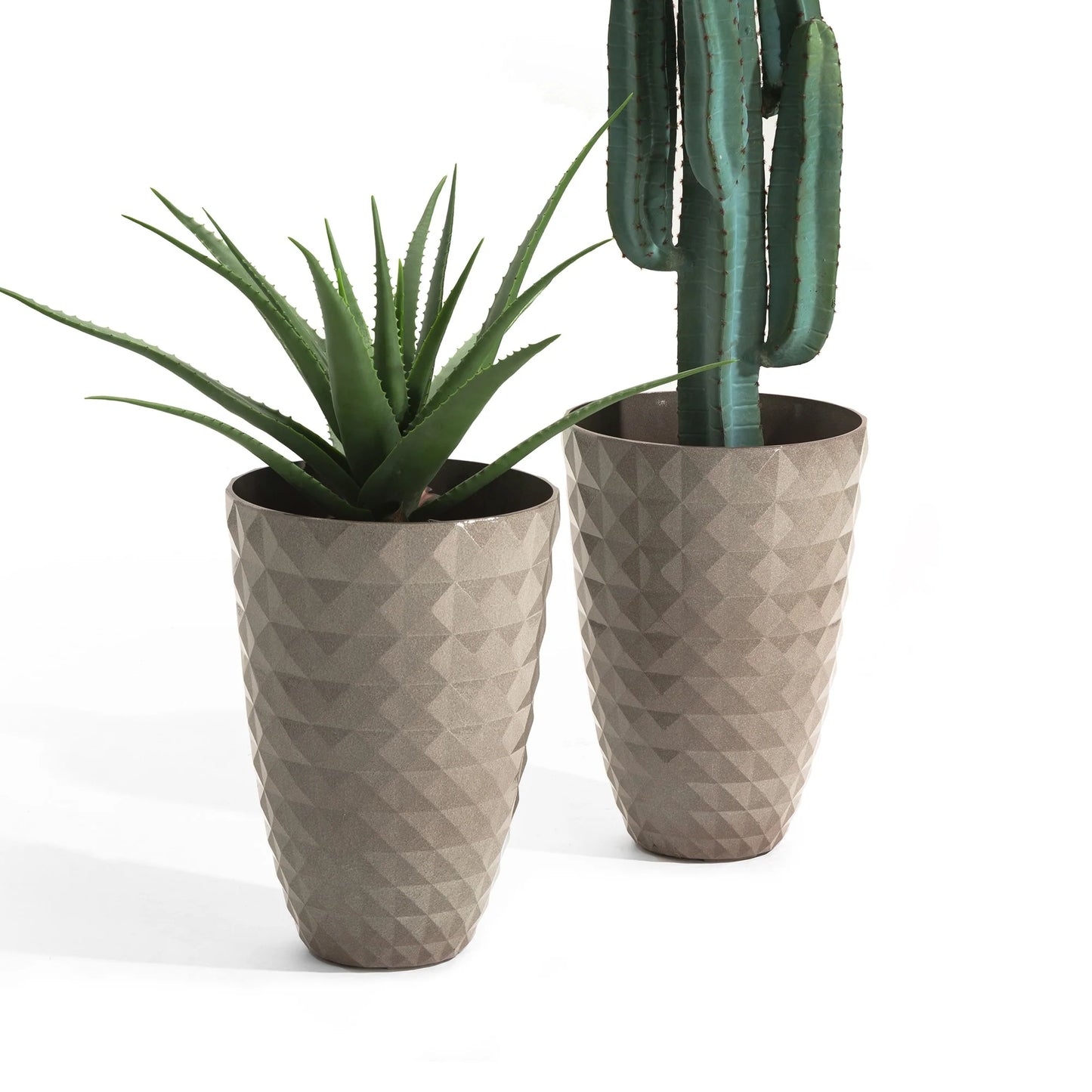 Glitzhome 19.75" H Eco-Friendly Oversized Faux Ceramic Diamond Textured Tall Planter Porch Flowerpot (Set of 2)