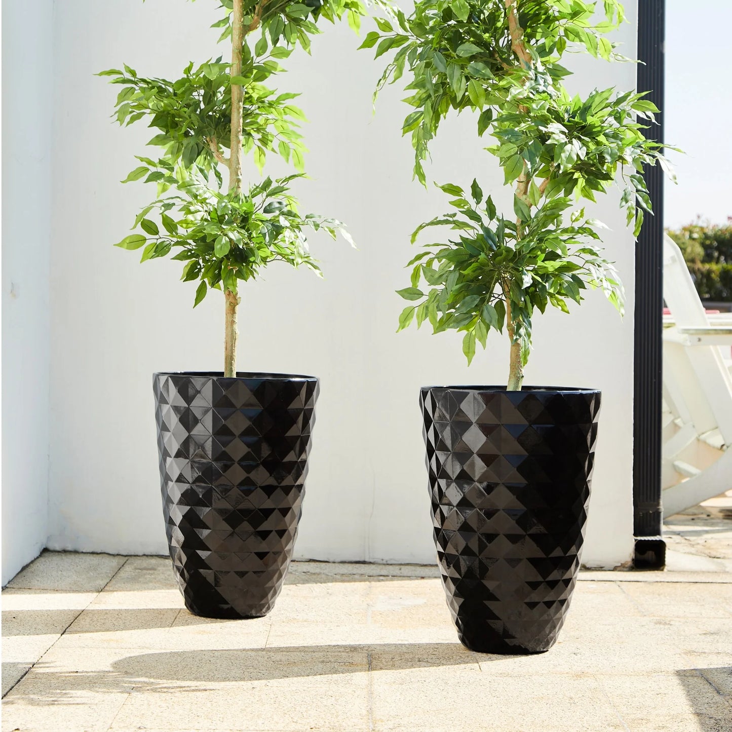 Glitzhome 19.75" H Eco-Friendly Oversized Faux Ceramic Diamond Textured Tall Planter Porch Flowerpot (Set of 2)