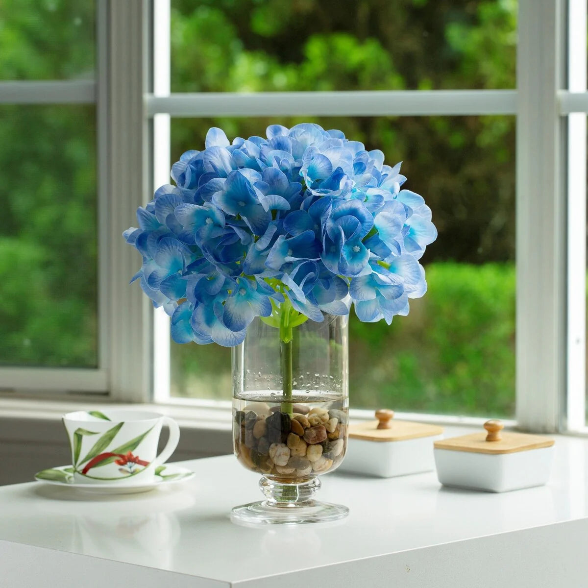 Real Touch Hydrangea Flower in Clear Glass Vase with Acrylic Water for Home Office Wedding Decoration