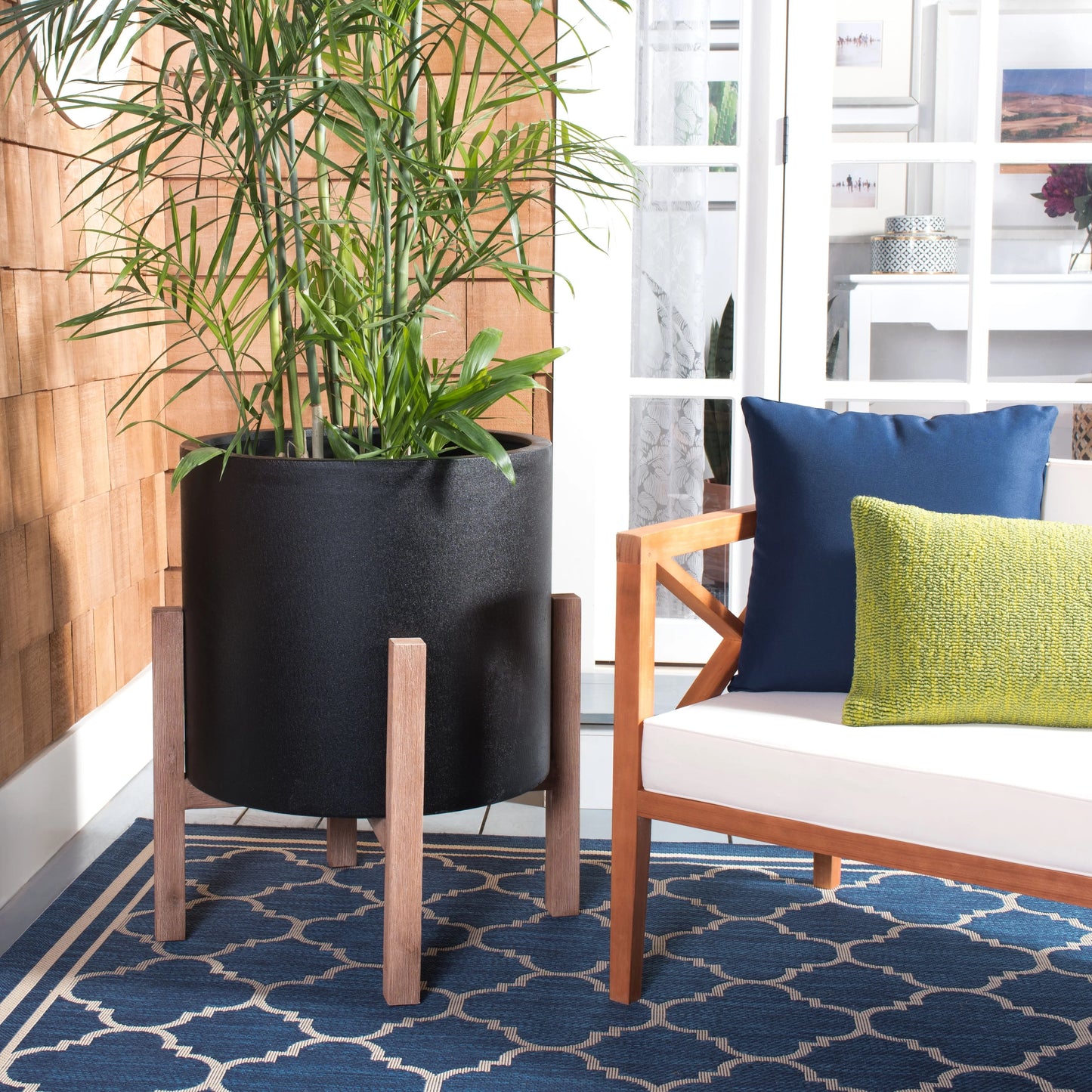 SAFAVIEH Outdoor Aldijana Concrete Planter - 25"W x 25"D x 29"H