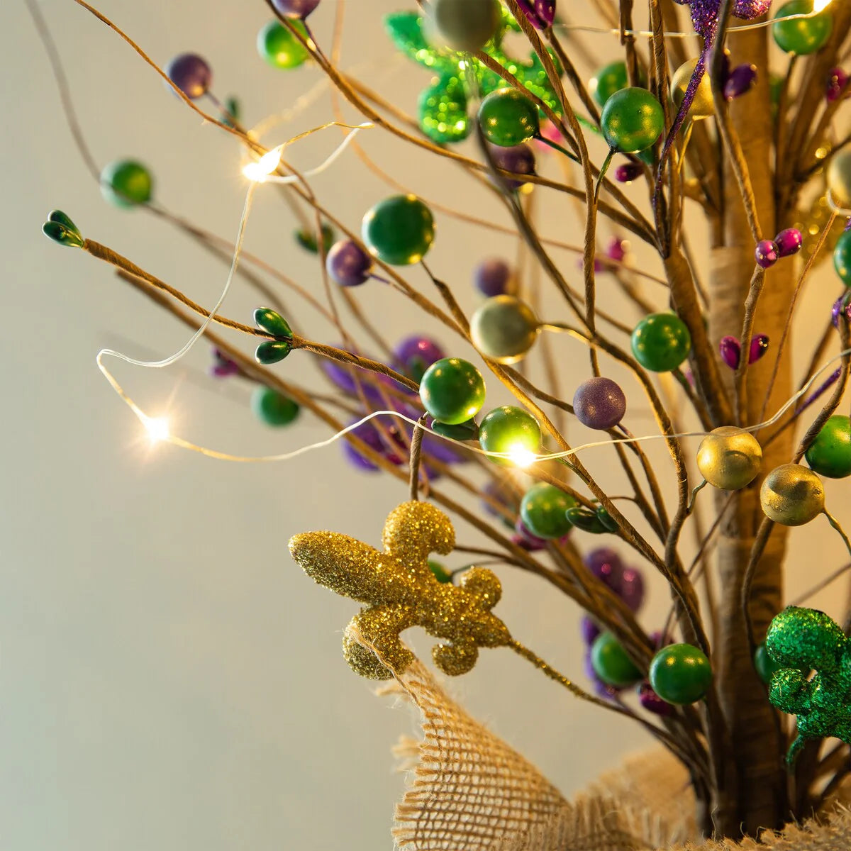 Glitzhome Heart Berry & Fleur-de-Lis Tree Valentine's & Mardi Gras Tree