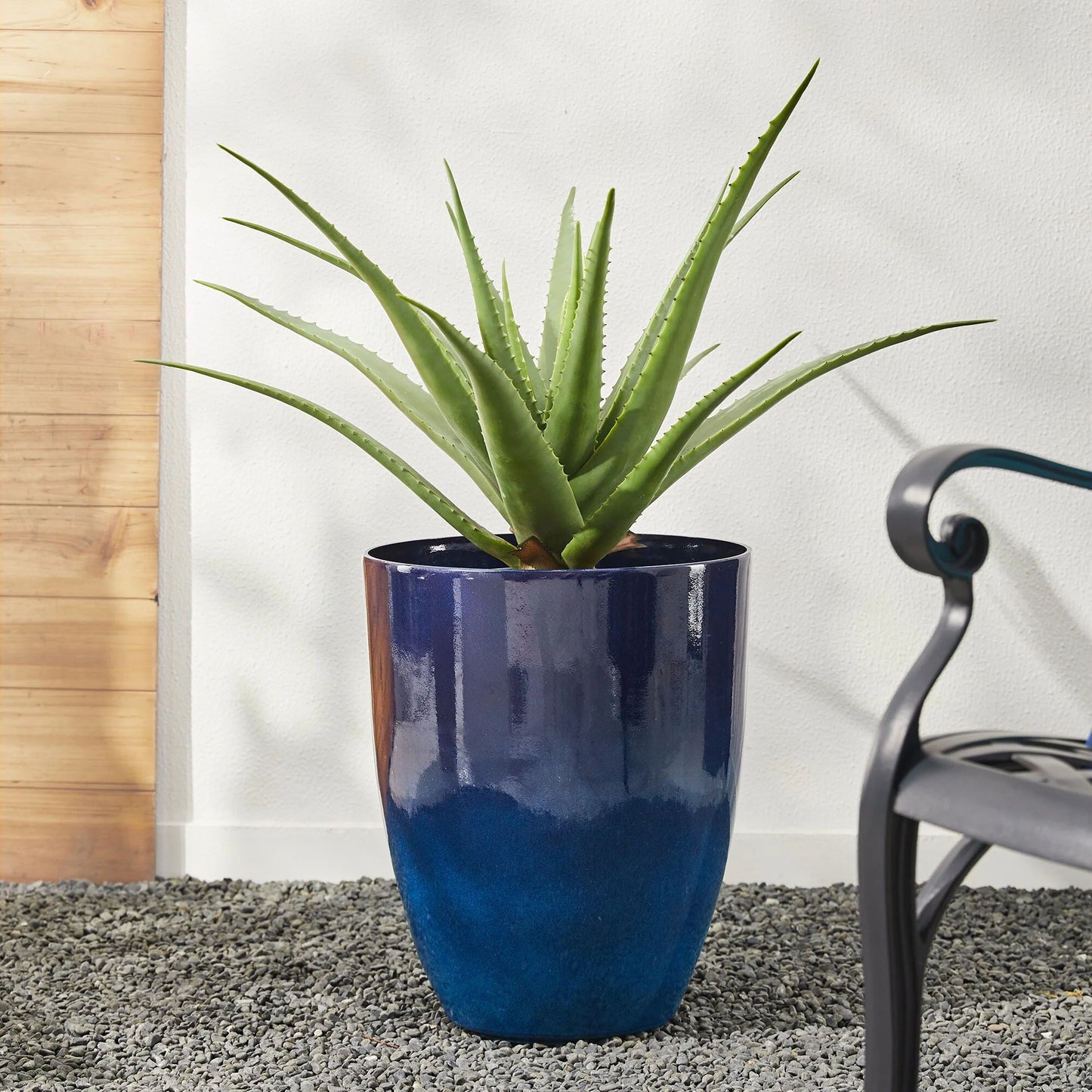Glitzhome 16.75"H Set of 2 Oversized Eco-Friendly PE/Resin Faux Ceramic Tall Plastic Planter Porch Pot
