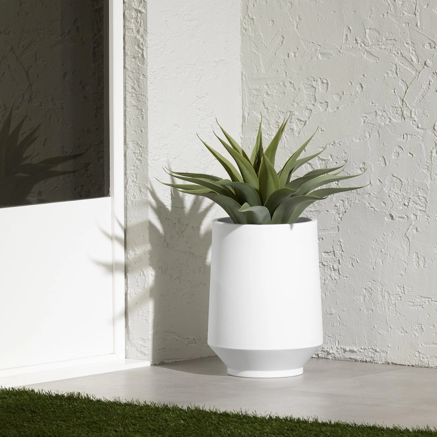 South Shore Dalya Planter