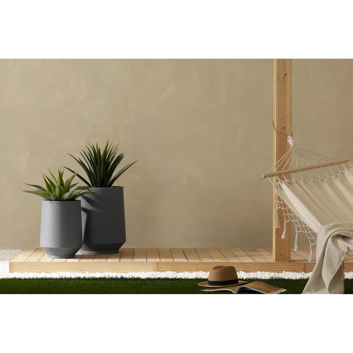 South Shore Dalya Planter