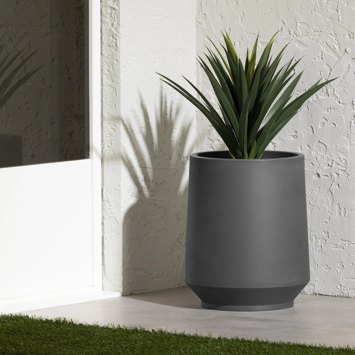 South Shore Dalya Planter
