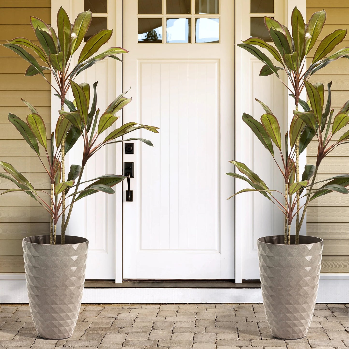 Glitzhome 19.75" H Eco-Friendly Oversized Faux Ceramic Diamond Textured Tall Planter Porch Flowerpot (Set of 2)