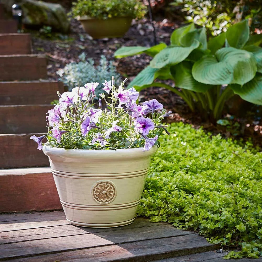 Southern Patio Modesto Handcrafted Composite Planter