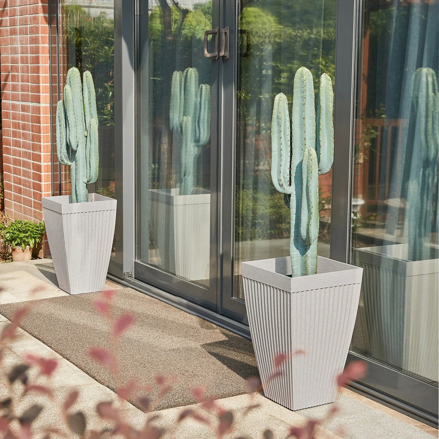 Glitzhome Oversized Eco-Friendly PE Tall Planter Porch Flowerpot (Set of 2)