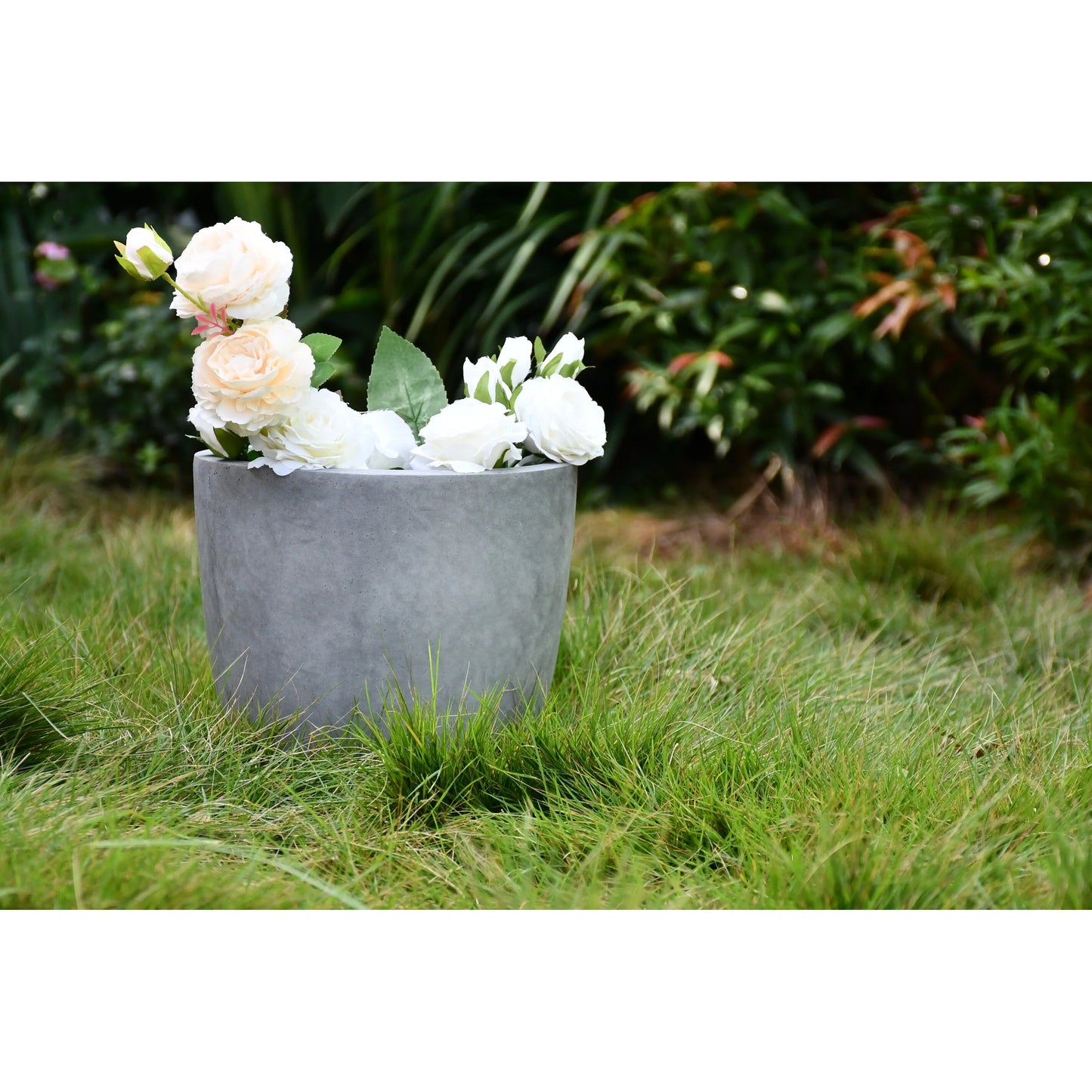 Kante Lightweight Round Outdoor Planter, 18 Inch Diameter, Concrete - 18"W x 18"L x 17"H