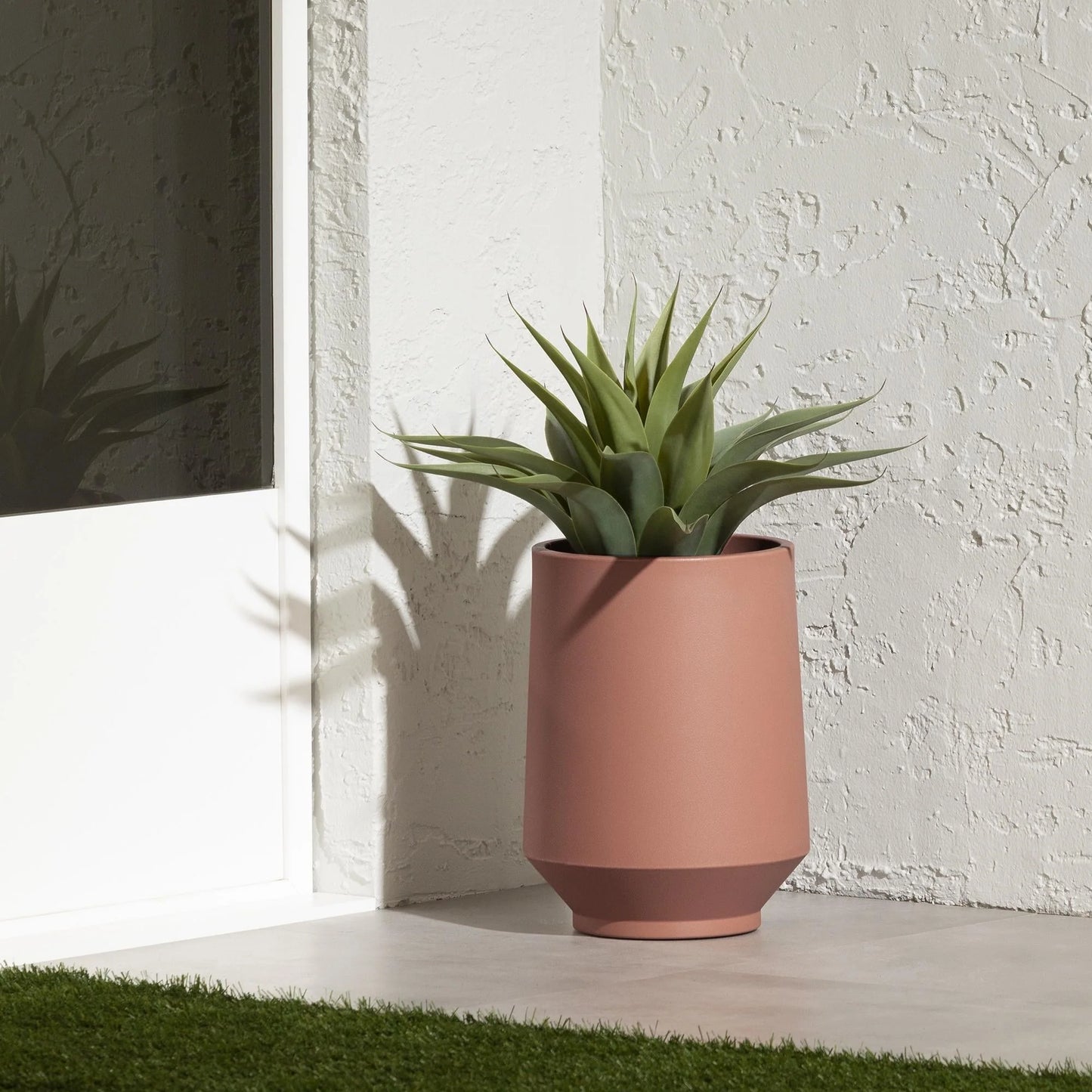 South Shore Dalya Planter