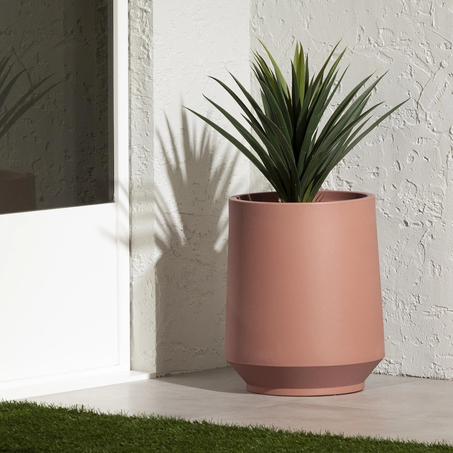 South Shore Dalya Planter