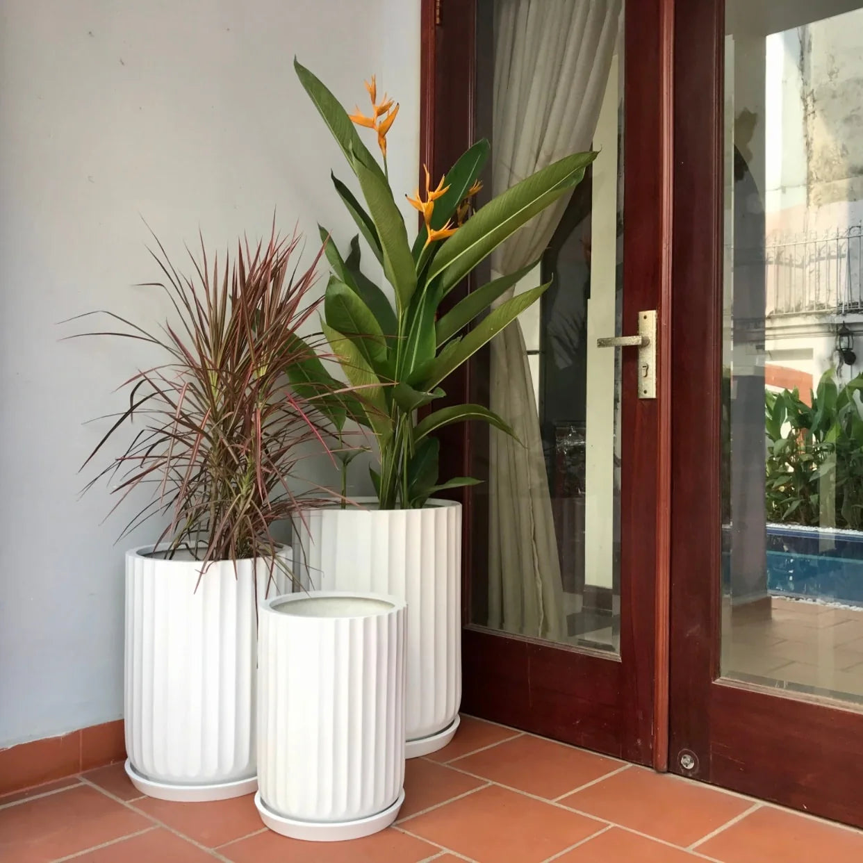 DreamPatio North Pole Fiberstone Planter